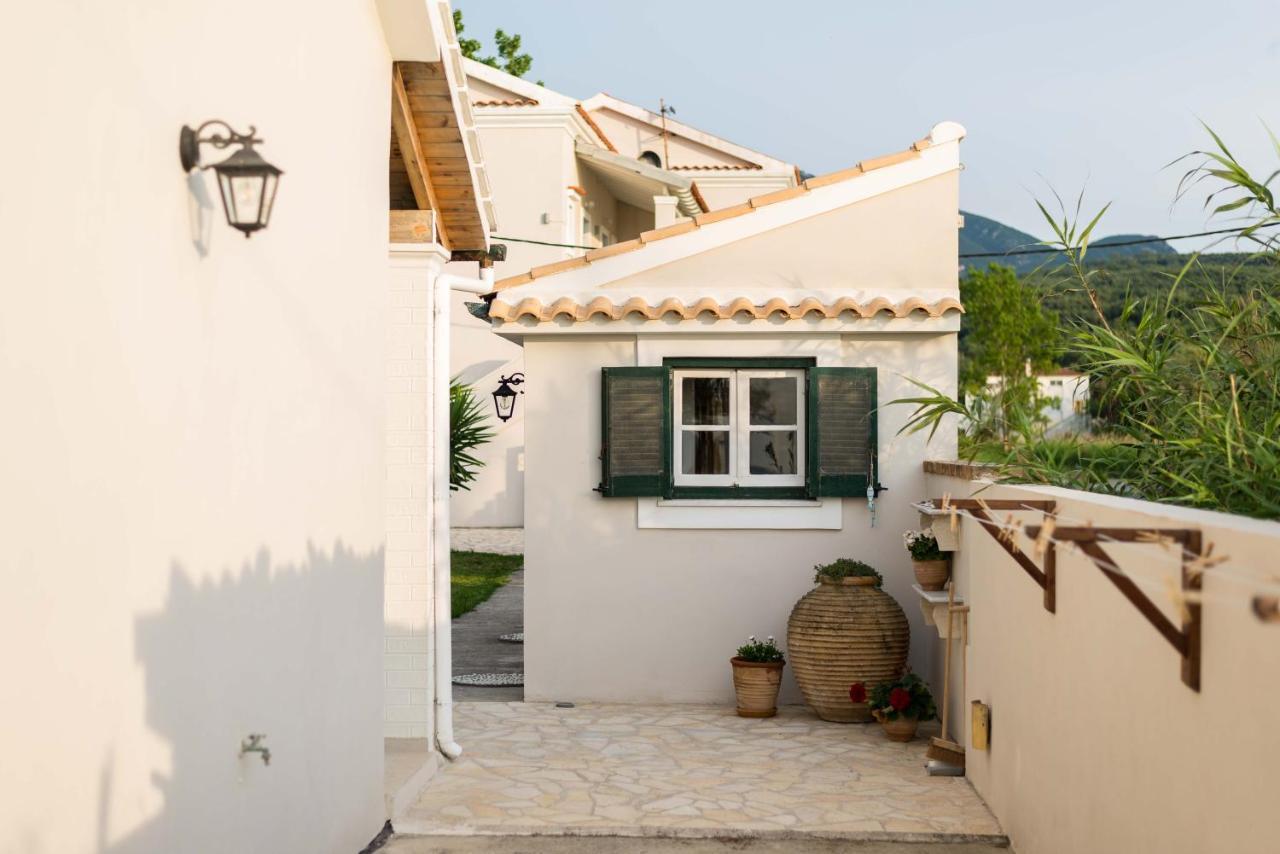 Tamaris Beach House Acharavi  Bagian luar foto