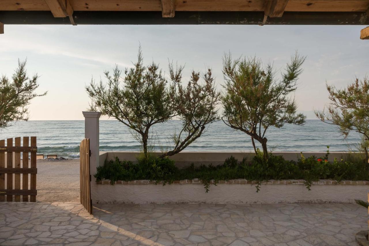 Tamaris Beach House Acharavi  Bagian luar foto