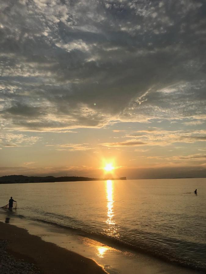 Tamaris Beach House Acharavi  Bagian luar foto